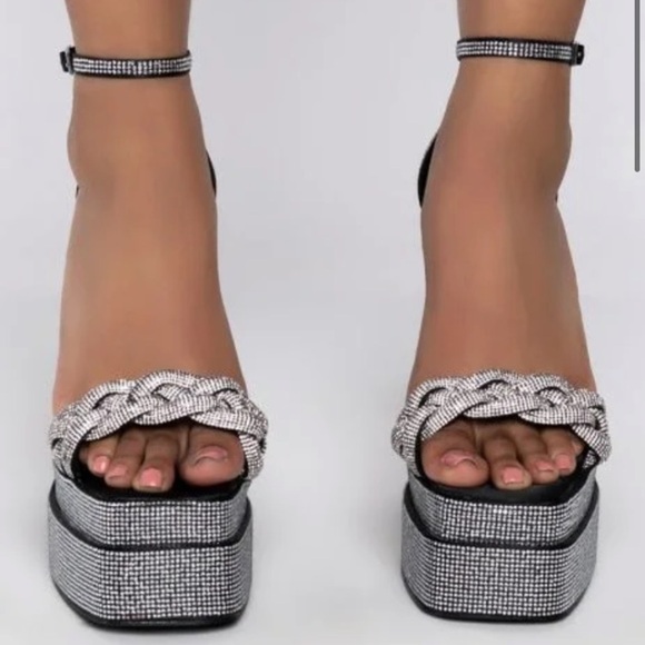 Rhinestone chunky block braided sandals . Whole sandal is covered in crystals - Picture 3 of 4